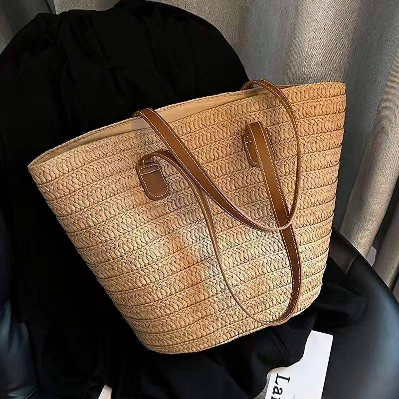 Elegant handbag with sophisticated fabric Kalsten