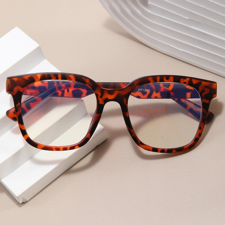 Women's designer glasses with an elegant square frame and modern accents Kalsten