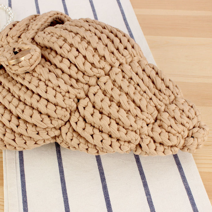 Elegant Handbag in Shell Design Kalsten