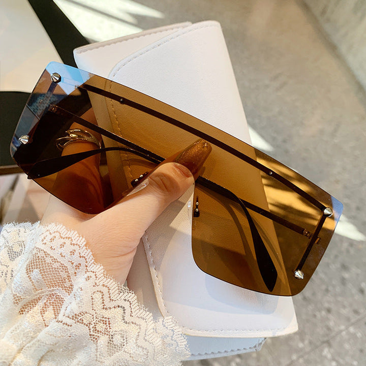 Women oversized sunglasses with modern frame and UV protection Kalsten