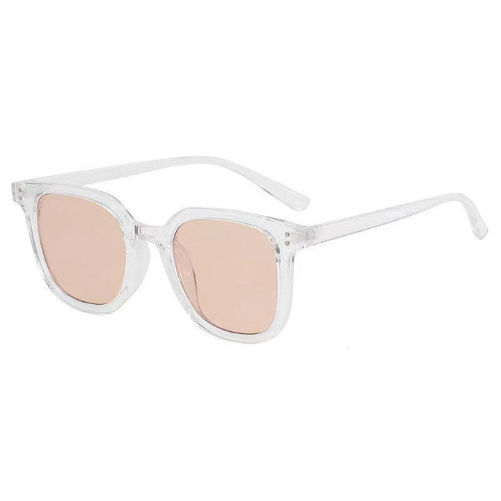 Women striking retro sunglasses with yellow-tinted lenses Kalsten