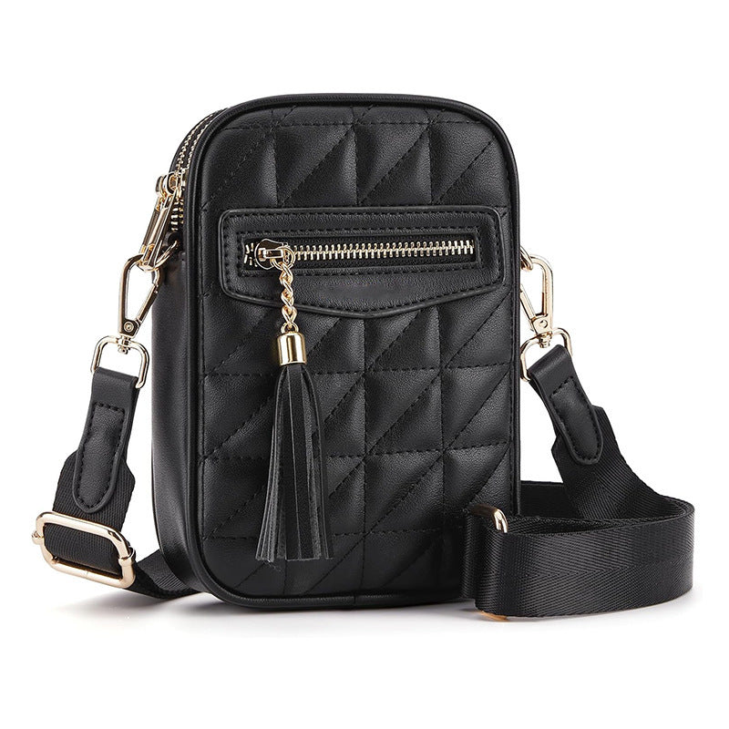 Stylish shoulder bag with quilted design and Kalsten pendant