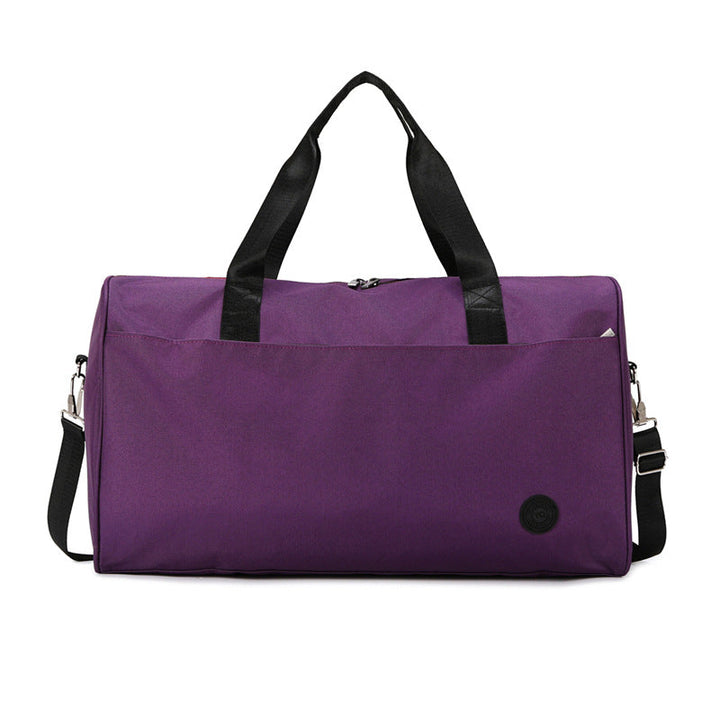 Sporty travel bag with sturdy carrying handles and removable shoulder strap Kalsten