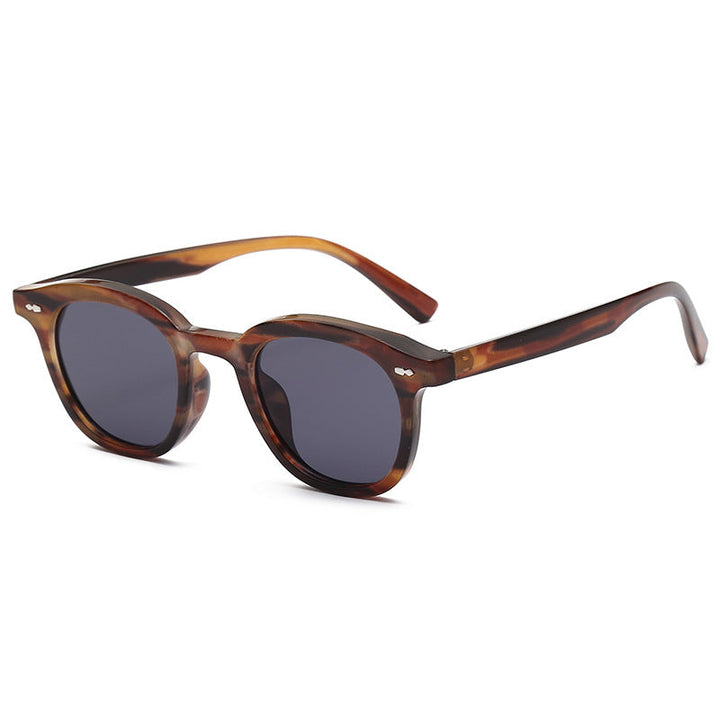 Ladies stylish sunglasses with classic retro design Kalsten