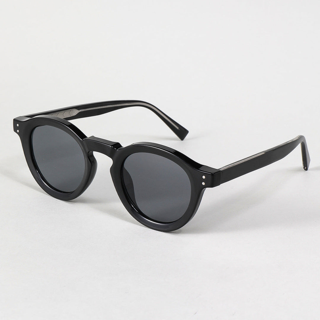 Ladies fashionable sunglasses in classic round style Kalsten