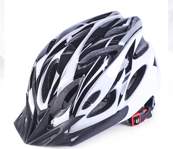 Bicycle helmet with aerodynamic design and optimal ventilation Kalsten