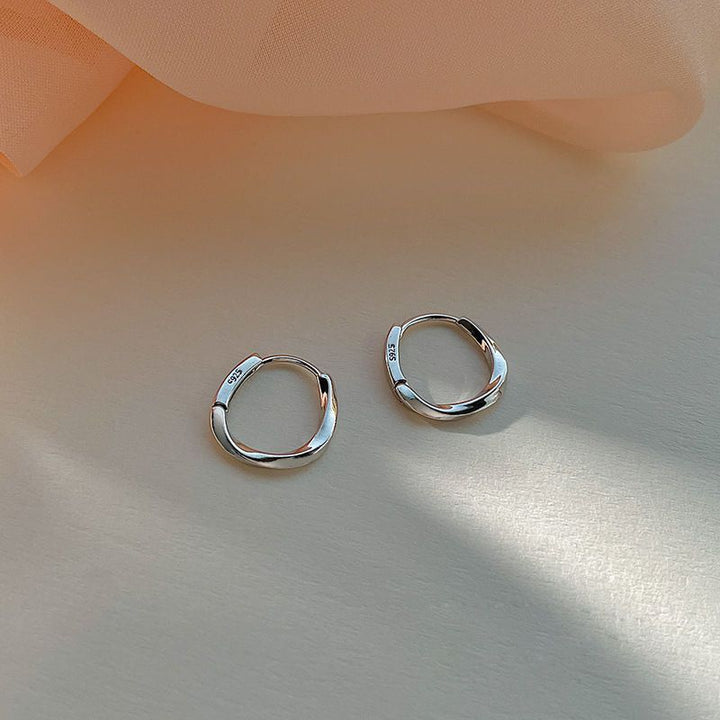 Fashionable and Elegant Hoops Made of High-Quality Metal Kalsten