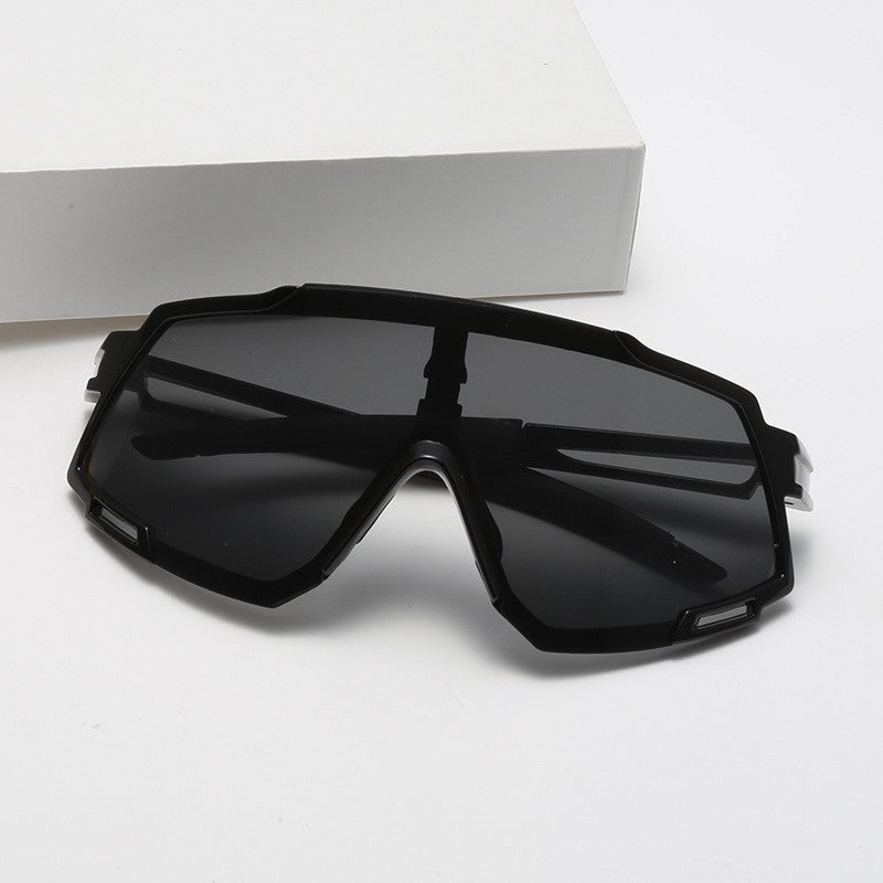Men's sporty outdoor sunglasses with a sturdy frame and polarized lenses Kalsten