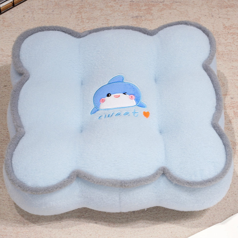 Plush pillow with animal-friendly design Kalsten