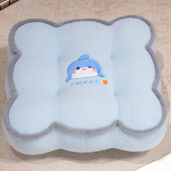 Plush pillow with animal-friendly design Kalsten