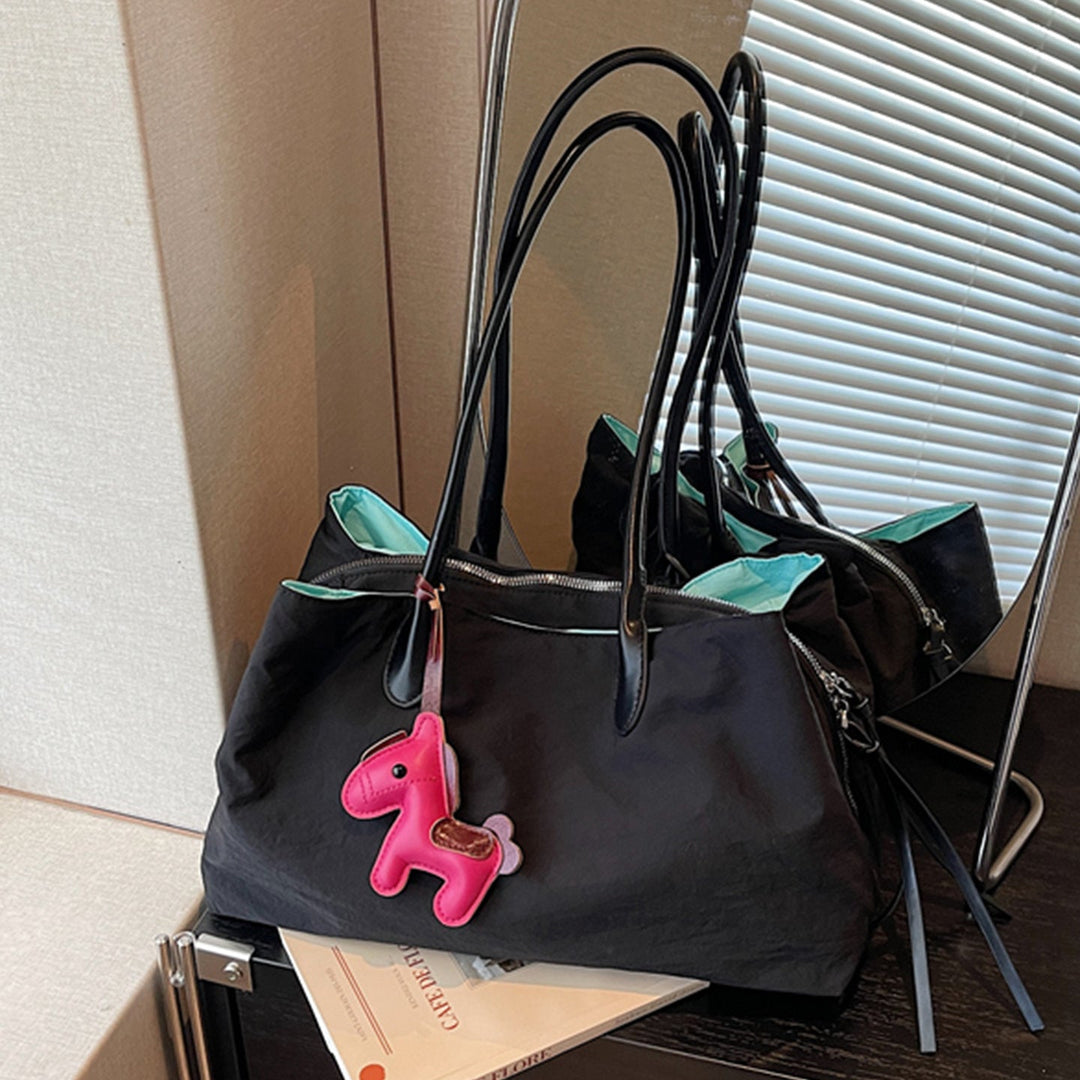 Elegant Tote Bag with Zipper and Practical Interior Pockets Kalsten