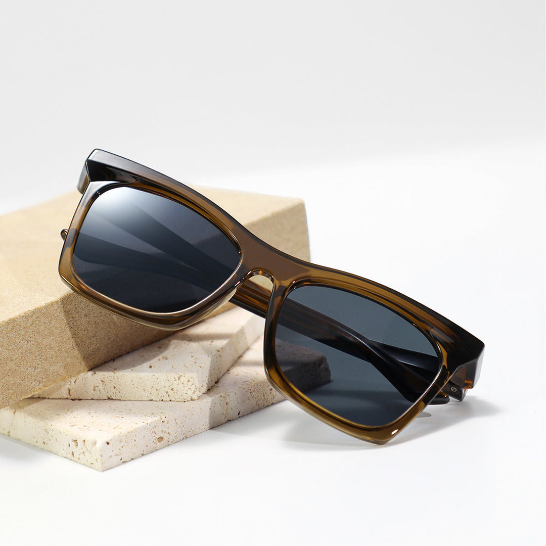 Women's fashionable sunglasses in trendy frame Kalsten