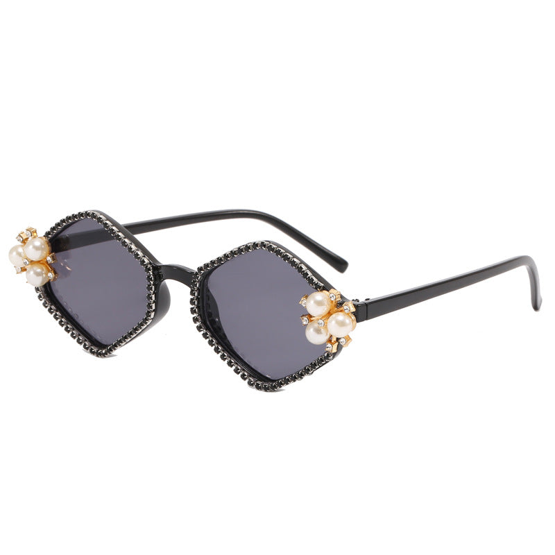 Women's extravagant sunglasses with glamorous pearl details Kalsten