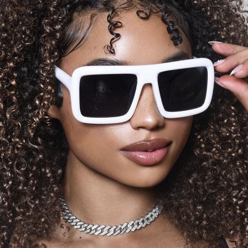 Women's sunglasses in a modern, rectangular design with high UV protection function Kalsten