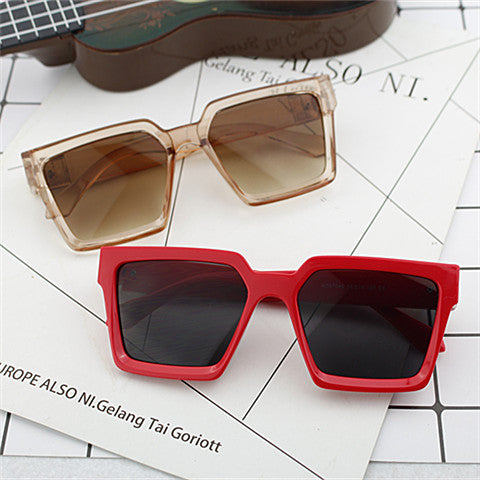 Women's oversized sunglasses in trendy corner design Kalsten