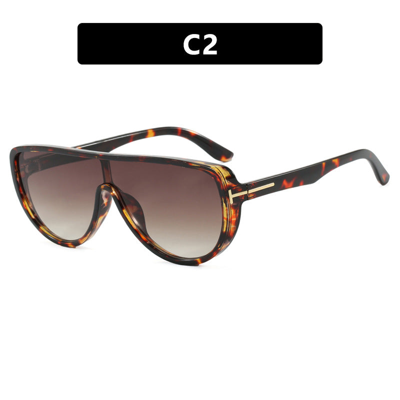 Women's elegant oversized sunglasses with striking design and UV protection Kalsten