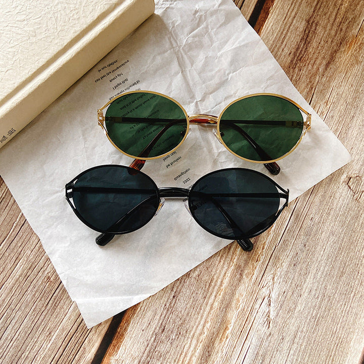 Round Sunglasses with Golden Accents Kalsten