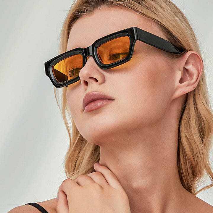 Women's trendy sunglasses with sturdy and transparent frame Kalsten