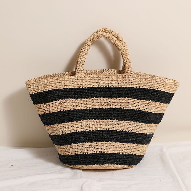 Braided beach bag with modern striped pattern Kalsten
