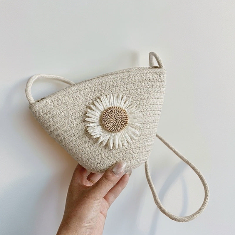 Hand-knotted bag with flower appliqué Kalsten