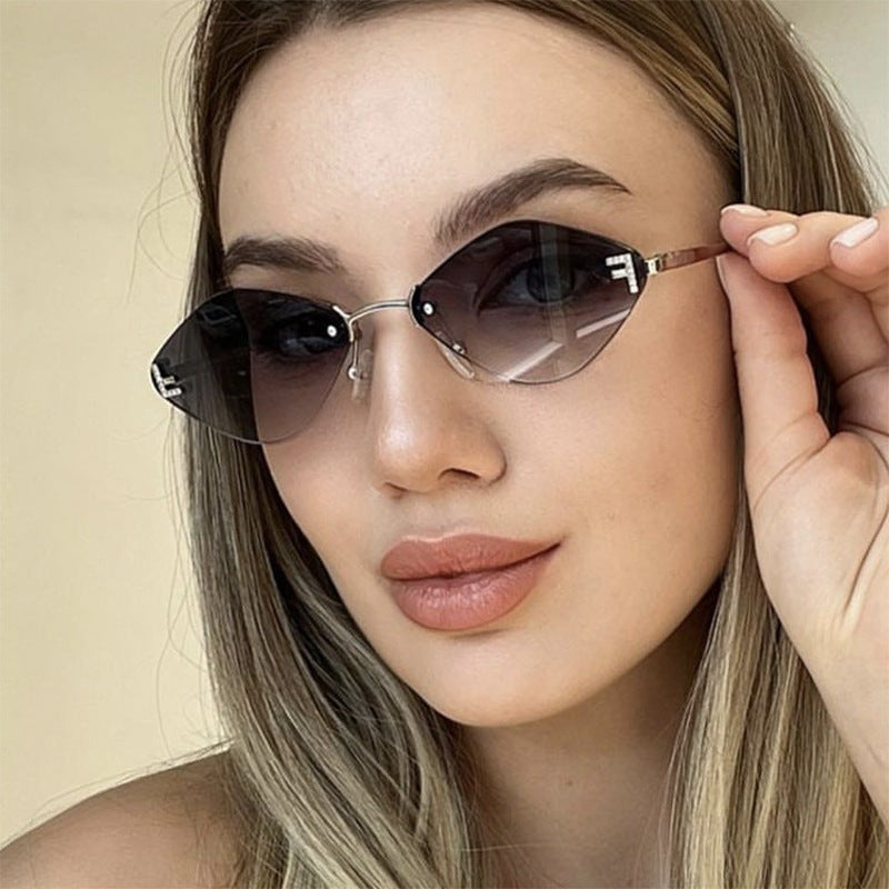 Women's geometric sunglasses in an extravagant design with gradient lenses Kalsten
