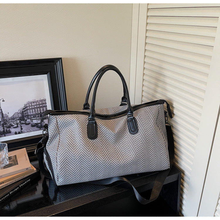 Durable travel bag with versatile interior layout Kalsten
