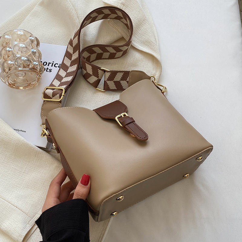 Vintage-Inspired Casual Crossbody Bag Acalora