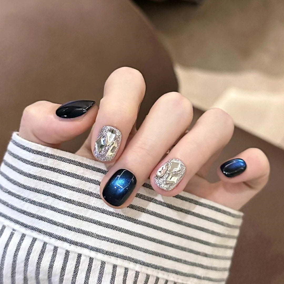 Creative artificial nails with shimmering effects Kalsten
