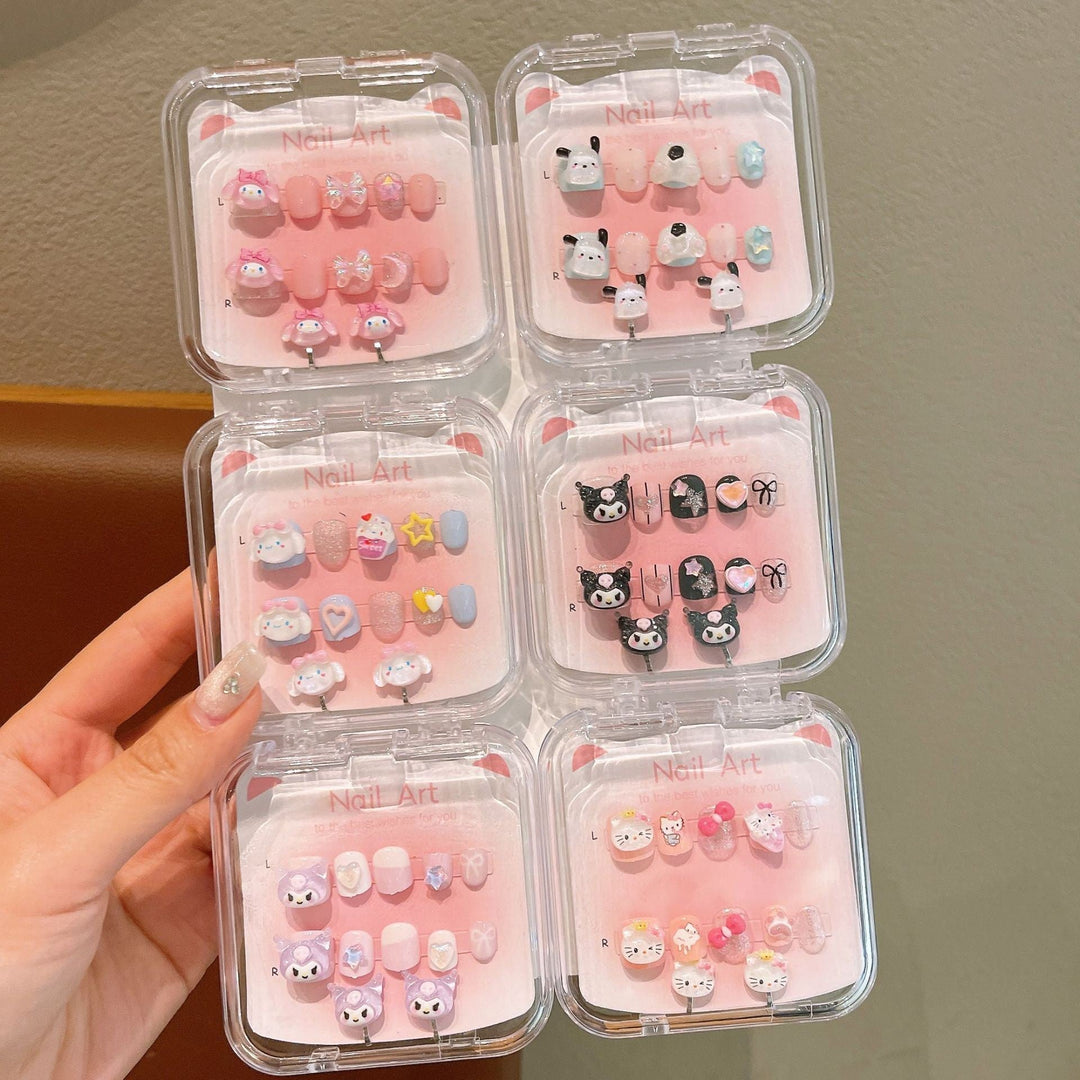 Creative artificial nails with 3D designs Kalsten