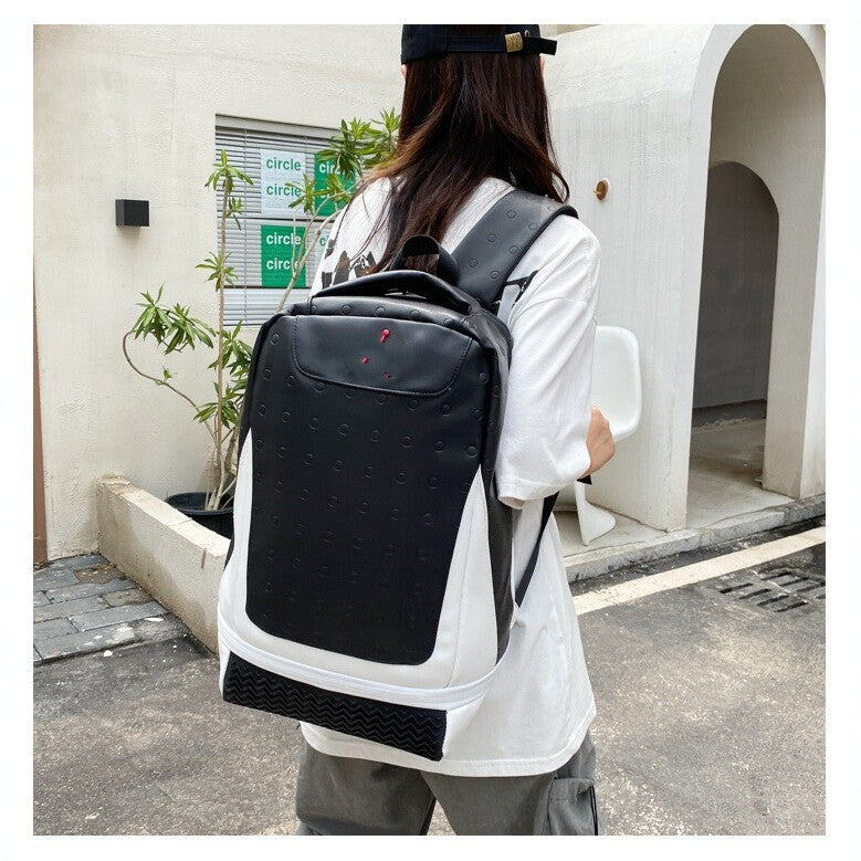 Sporty everyday backpack with water-repellent material Kalsten