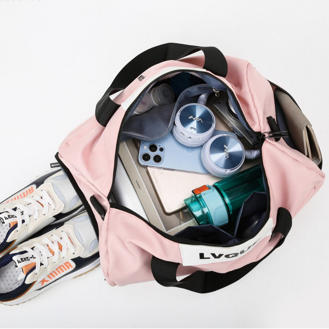 Stylish travel bag with versatile carrying options Kalsten