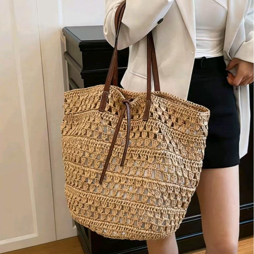 Woven natural material handbag with leather handles Kalsten