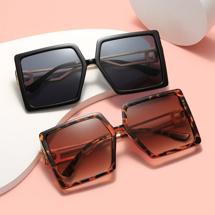 Women's oversized square sunglasses with elegant metal frame and polarizing lenses Kalsten