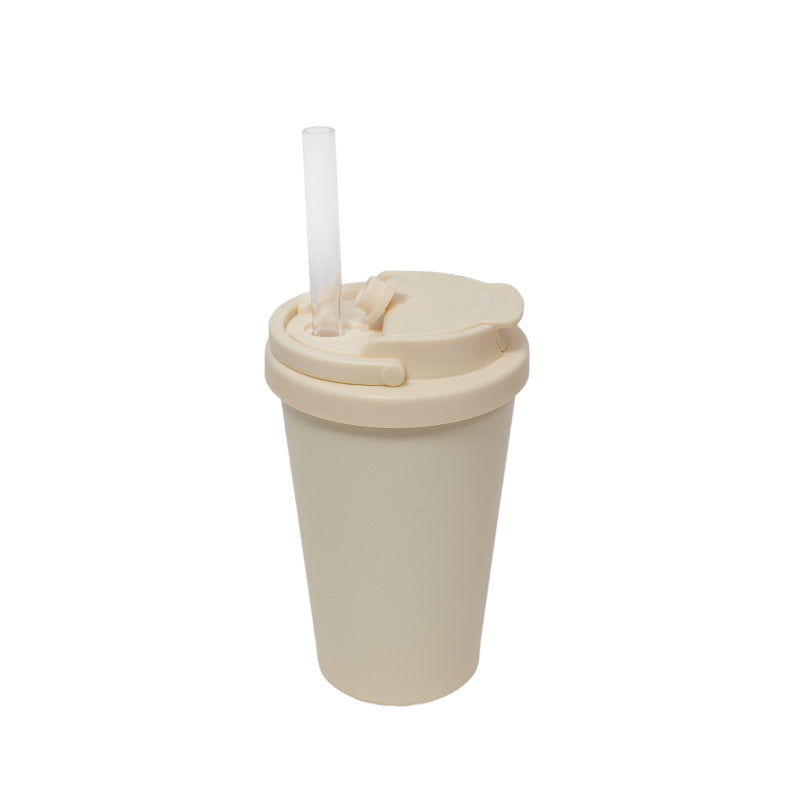 Ladies silicone drinking cup with secure closure system Kalsten