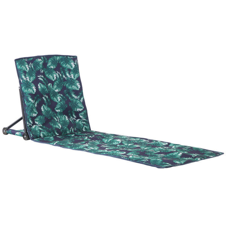 Women's folding lounge chair by Kalsten
