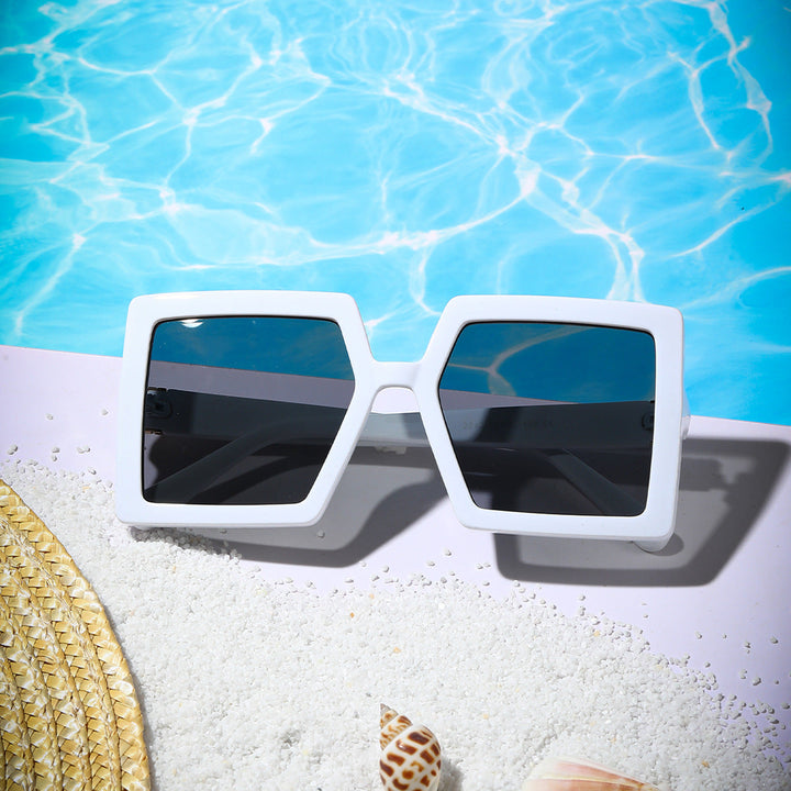 Ladies geometric sunglasses with modern, wide frame Kalsten