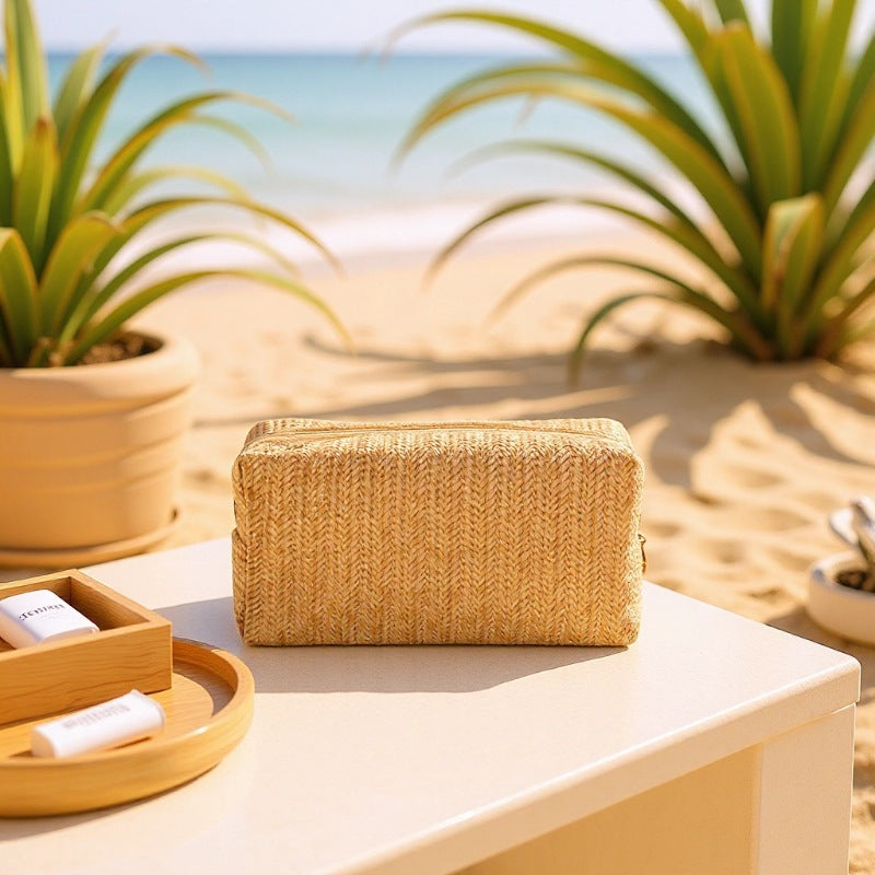 Cosmetic bag made of natural rafia material with elegant design Kalsten