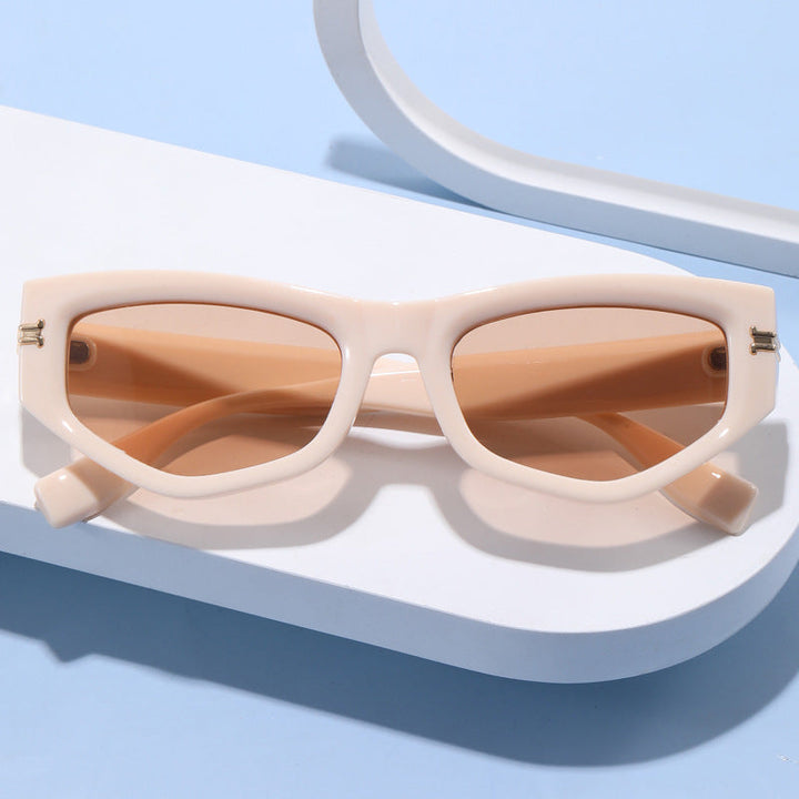 Women's trendy Cat-Eye sunglasses with painted frame and accentuated metal details Kalsten