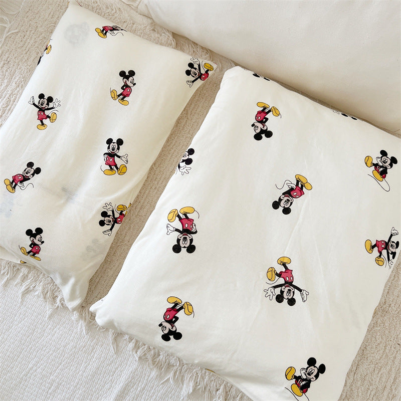 Unisex cotton pillowcase with cheerful bear design Kalsten