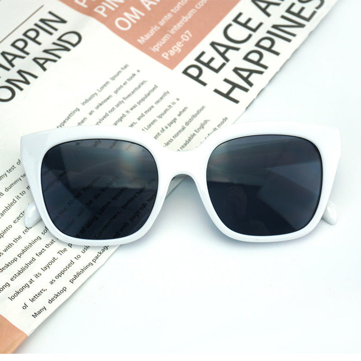 Women Fashion oversized Sunglasses with striking Frame Kalsten