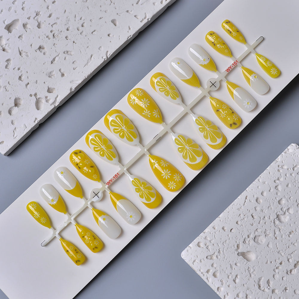 Floral Patterned Press-On Nail Set Kalsten