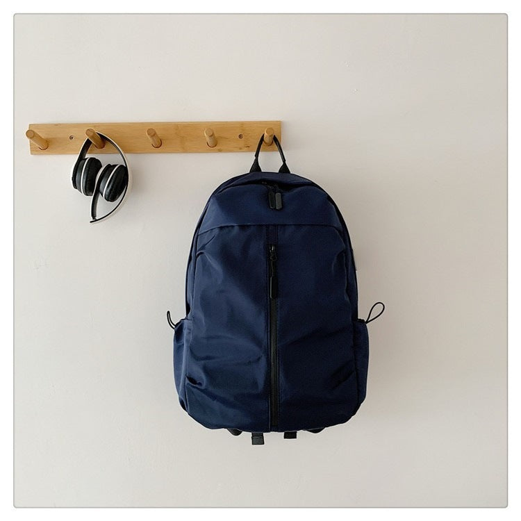 Everyday backpack with smart compartment system and water-repellent material Kalsten