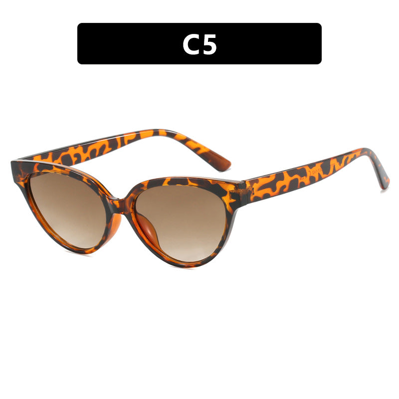 Ladies Cat-Eye Sunglasses with Luxurious Pattern and UV Protection Kalsten