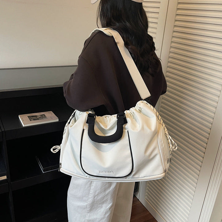Sporty Carrying Bag with Innovative Cuff Design Kalsten