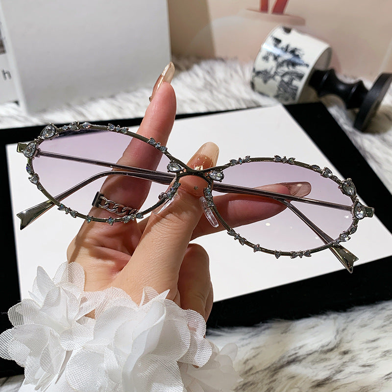 Women's extravagant oversized sunglasses with futuristic design Kalsten