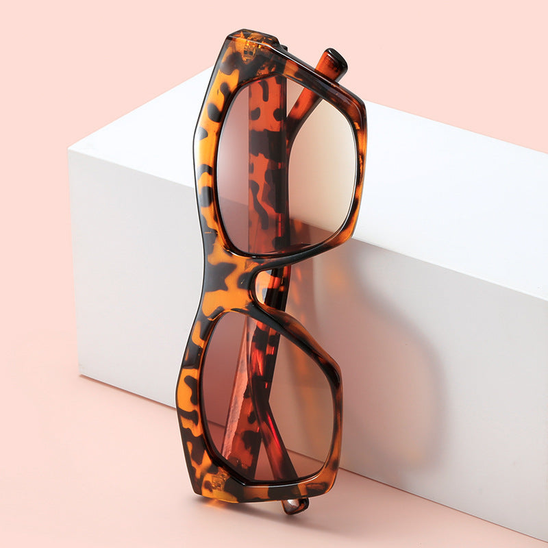 Women's fashionable sunglasses in striking leopard pattern Kalsten