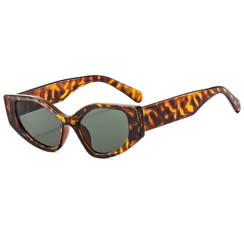 Women's fashionable sunglasses with contemporary, wide-angle frame Kalsten