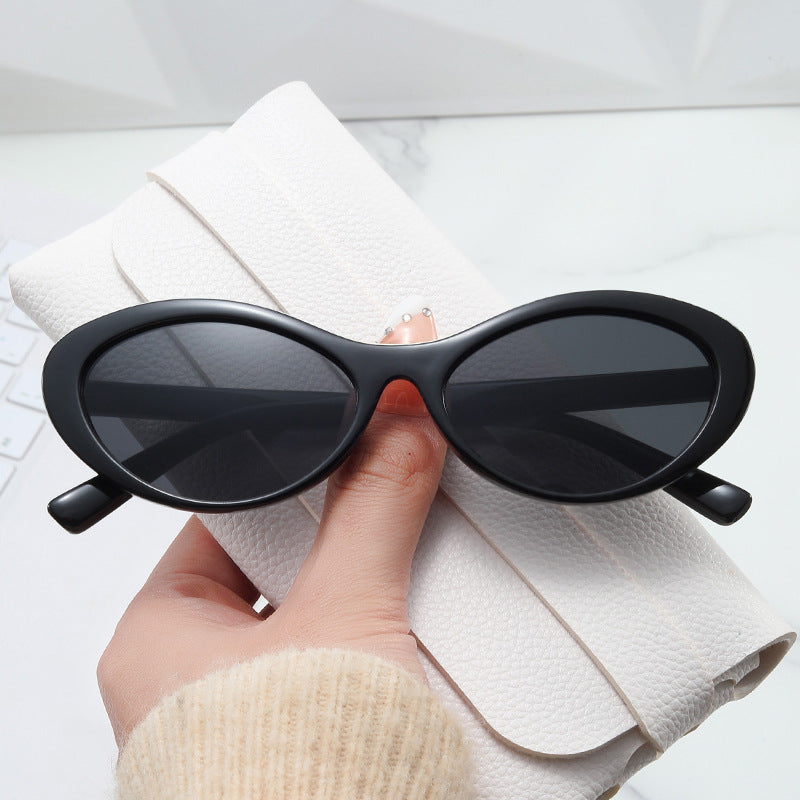 Women's stylish Cat-Eye sunglasses with soft curves and UV protection Kalsten