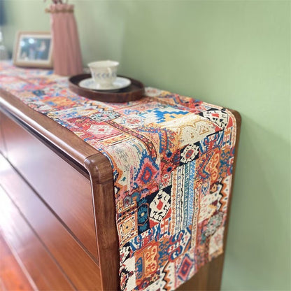Artistic Geometric Pattern Table Runner