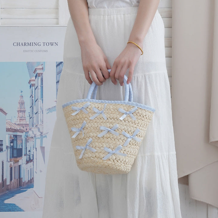 Basket bag with delicate bows and Kalsten lining